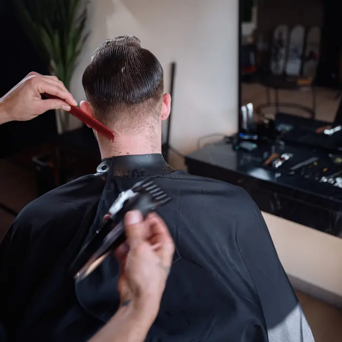 Skin fade van achteren, Barber Crow Nieuwegein